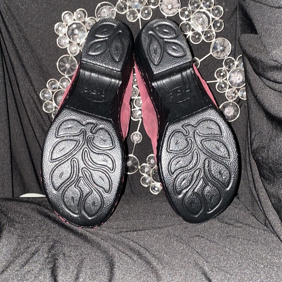 ❄️B.O.C. Burgundy Clogs!❄️ - Picture 3 of 9